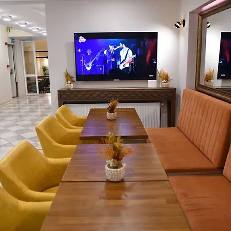 Mavirem Hotel *